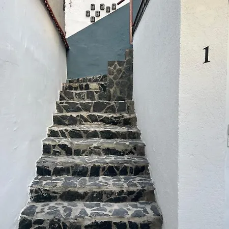 The Rainbow 6 アパート